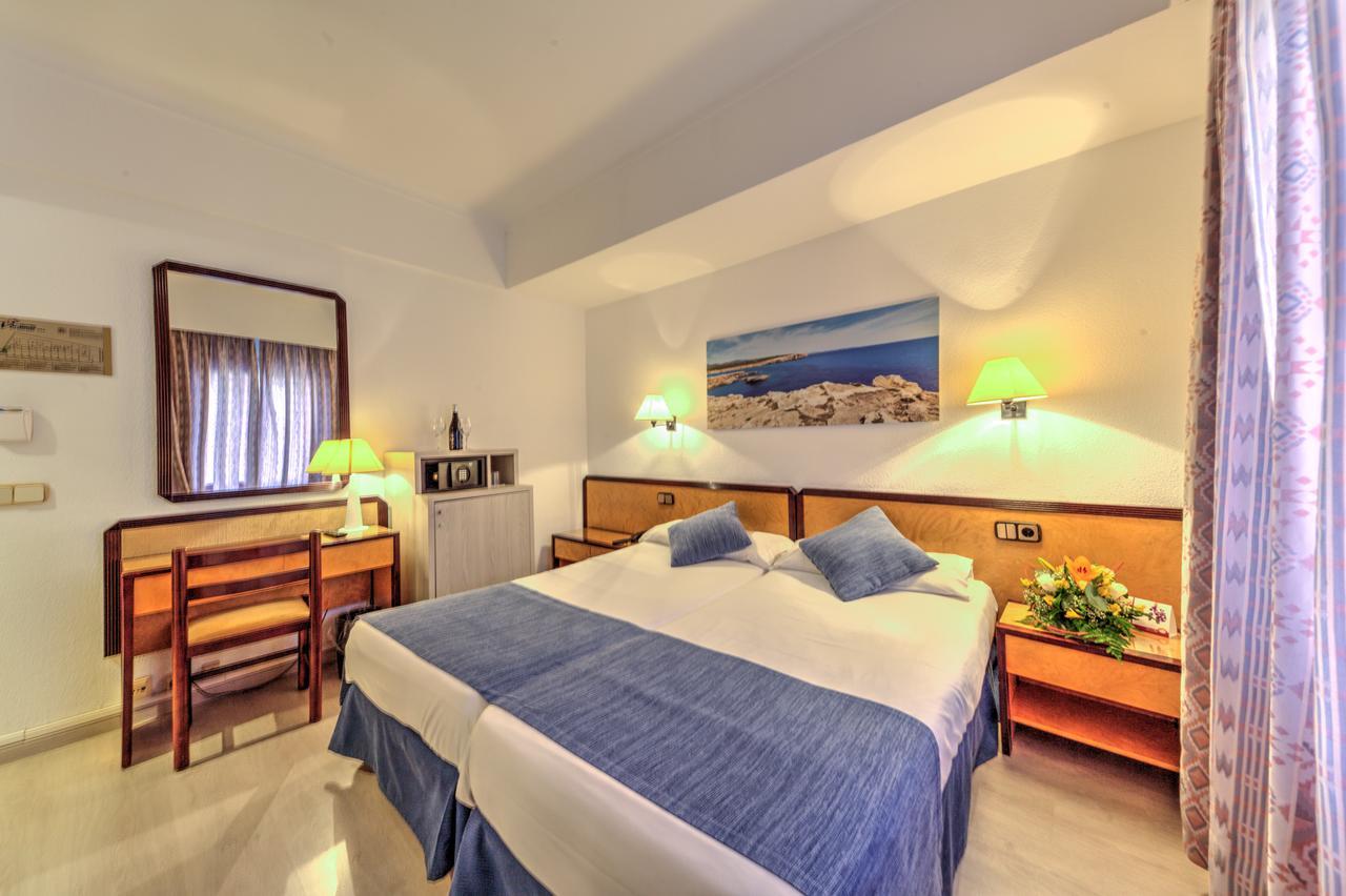 Hotel Voramar Cala Millor  Bagian luar foto