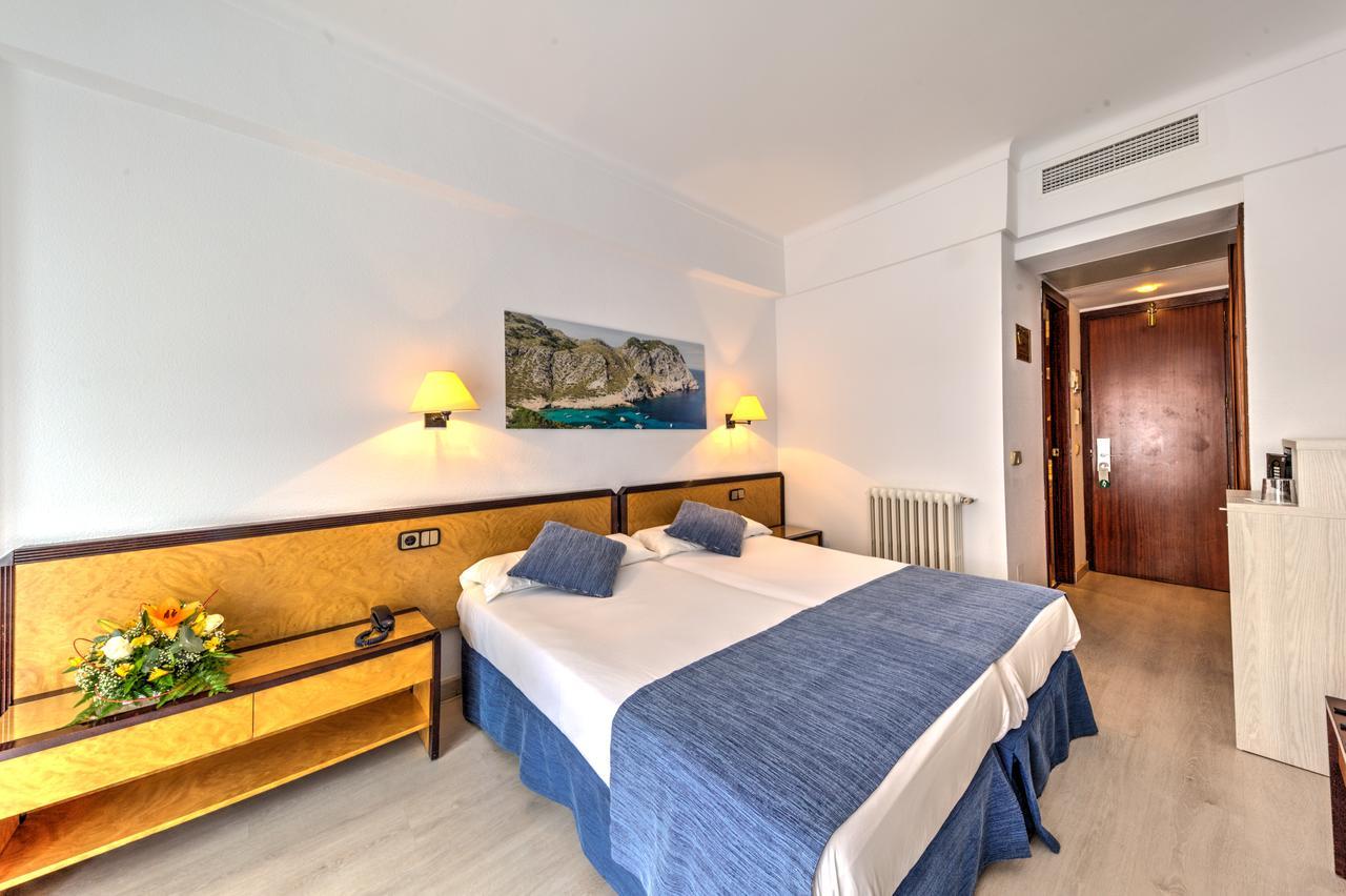 Hotel Voramar Cala Millor  Bagian luar foto