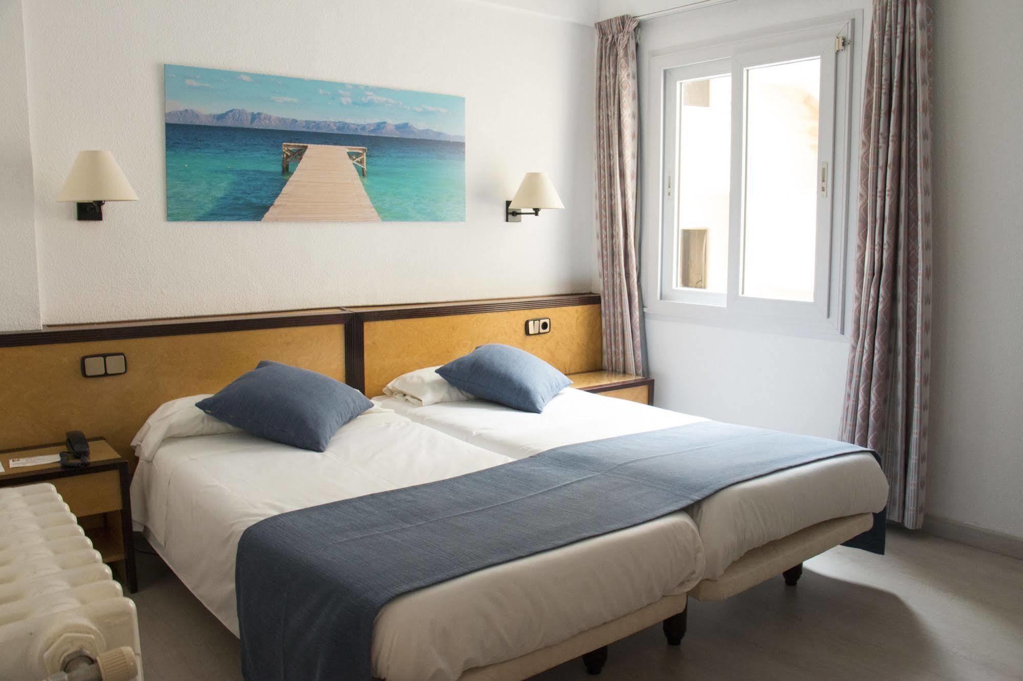Hotel Voramar Cala Millor  Bagian luar foto